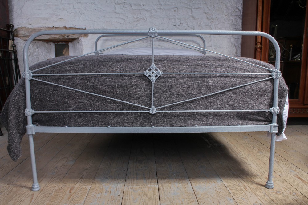 Simple Irish all iron king size bed View IV