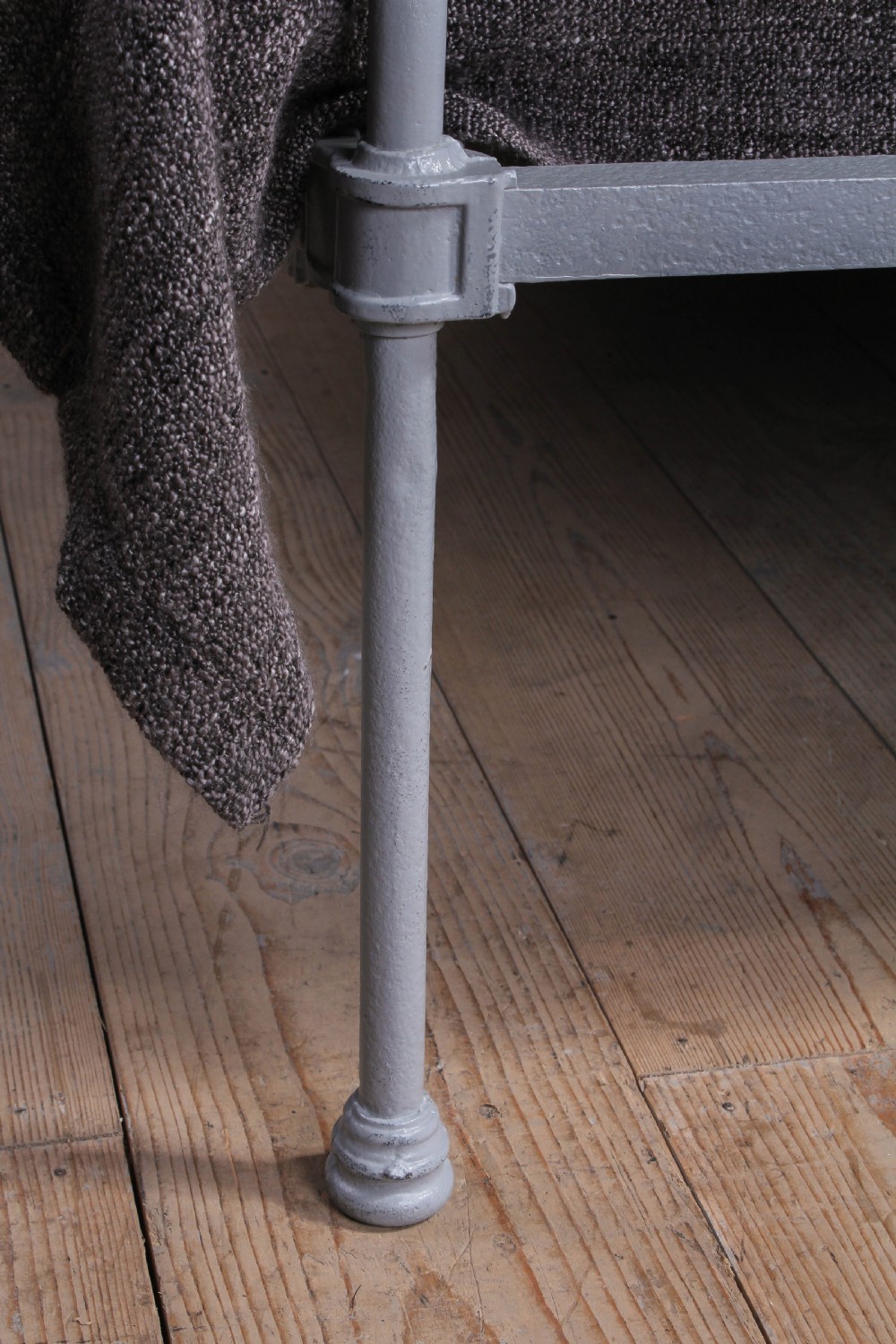 Simple Irish all iron king size bed View VI
