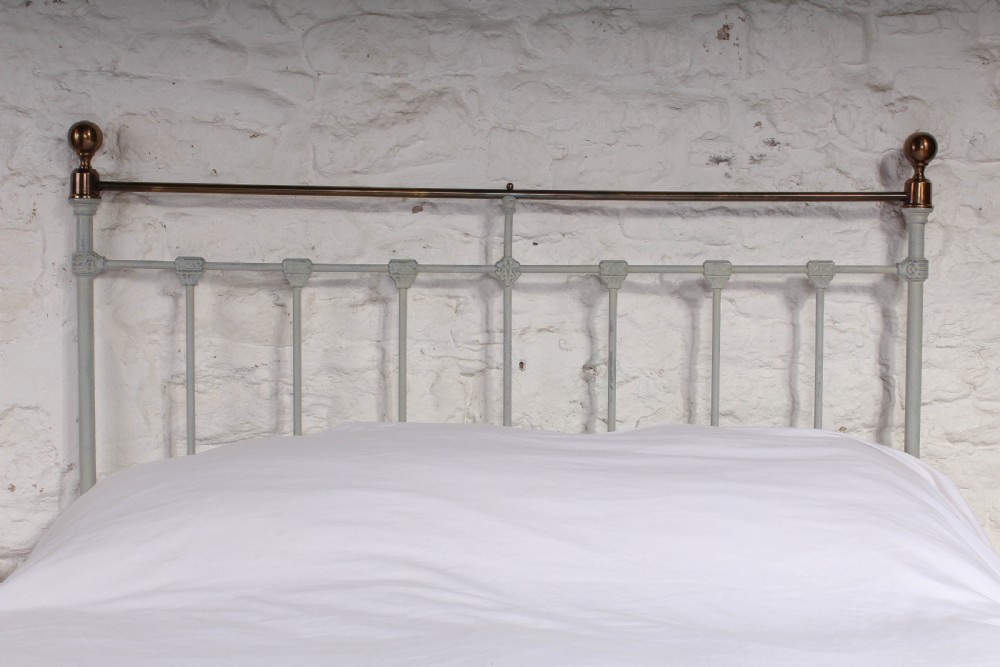 Classsic Victorian no end double bed View V