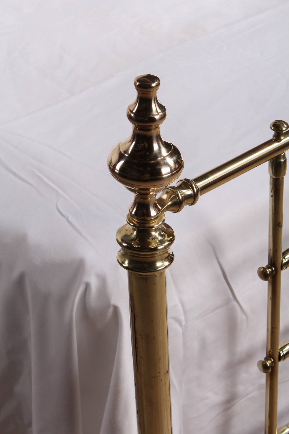 Elegant simple Winfield all brass king size bed View II