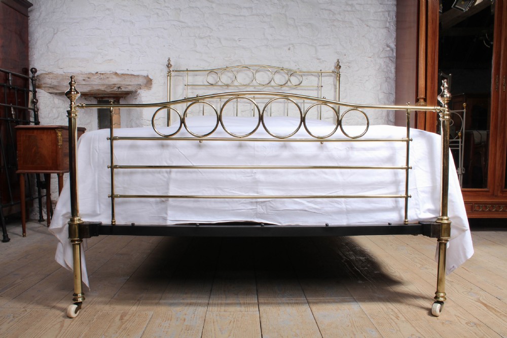 Elegant simple Winfield all brass king size bed View IV