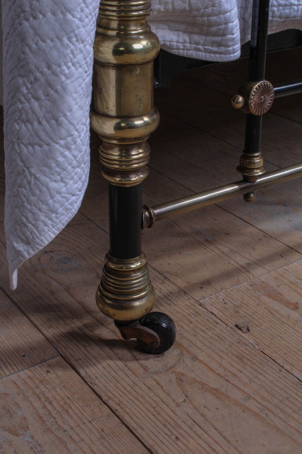 Fabulous rare super king size 6Ft Victorian brass and iron bed View XI