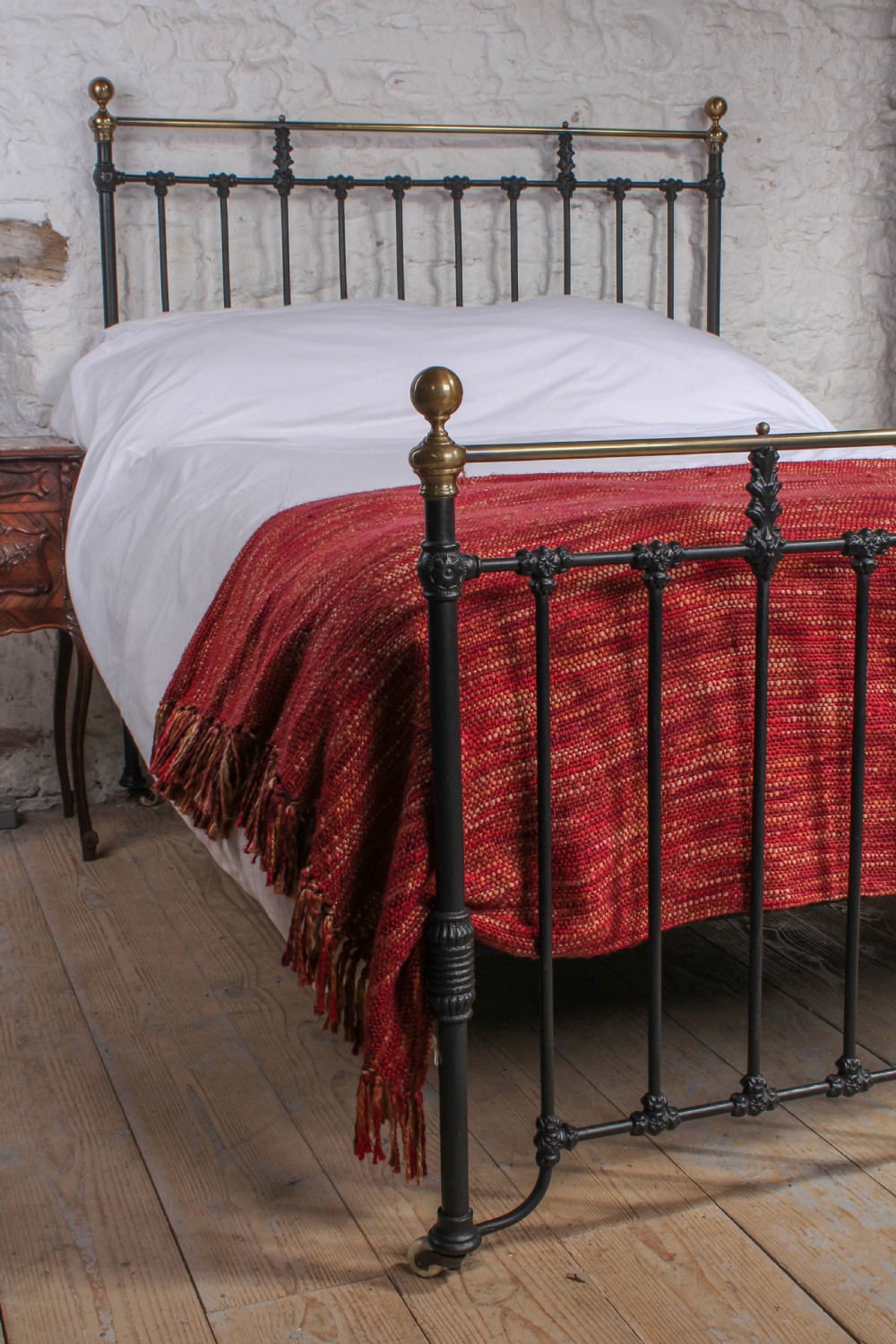 Very handsome classic Victorian king size bed View VI