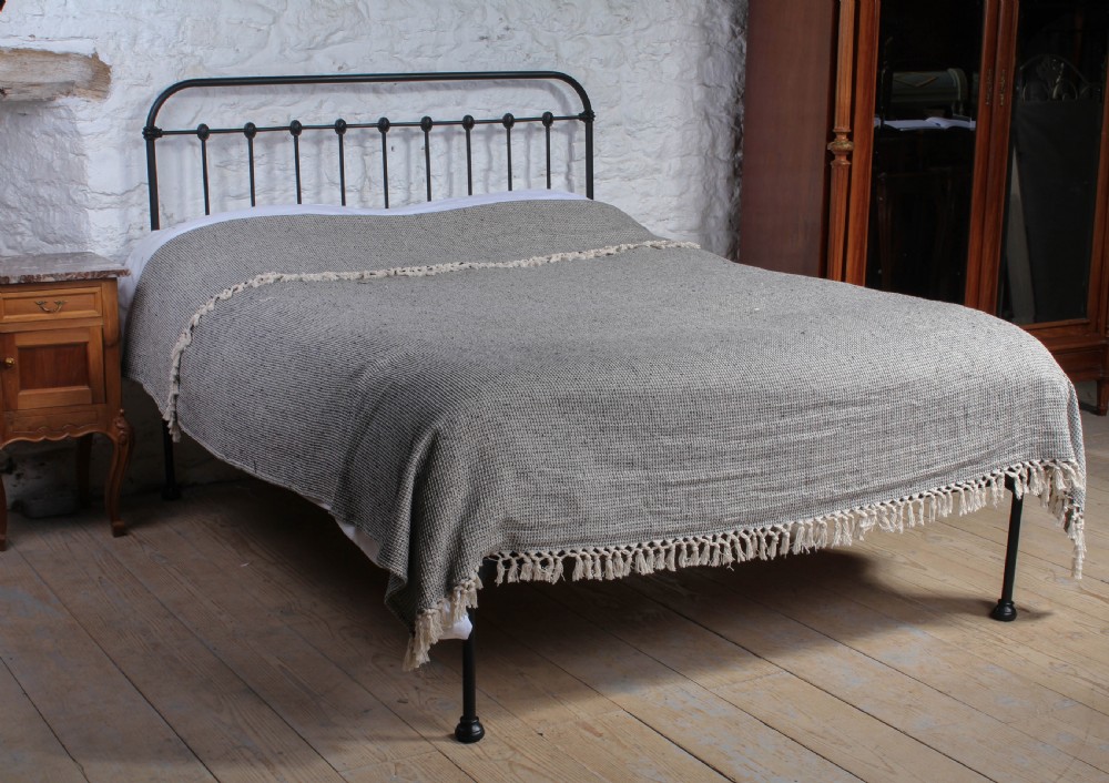 Fashionably simple French all iron king size no end bed