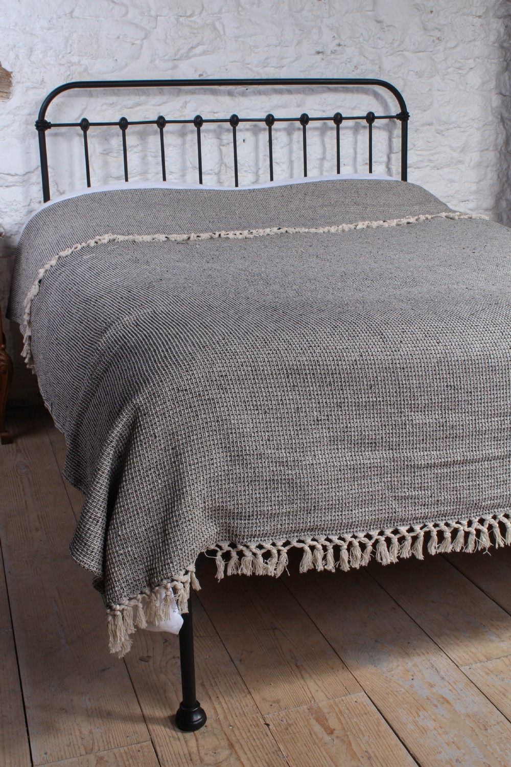 Fashionably simple French all iron king size no end bed View V