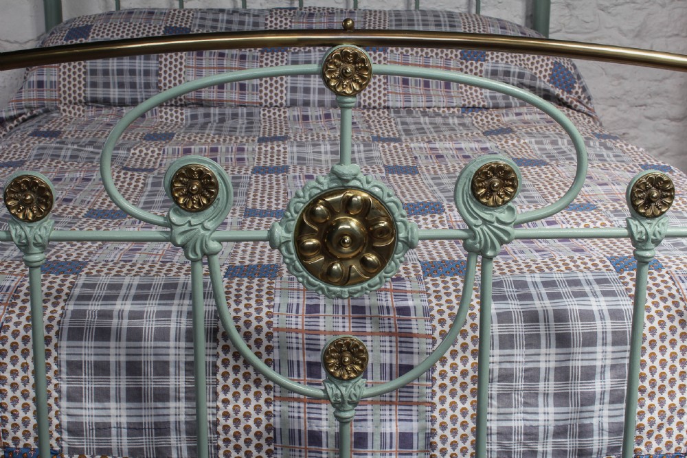 Stunning hand finished king size brass and iron bed View III