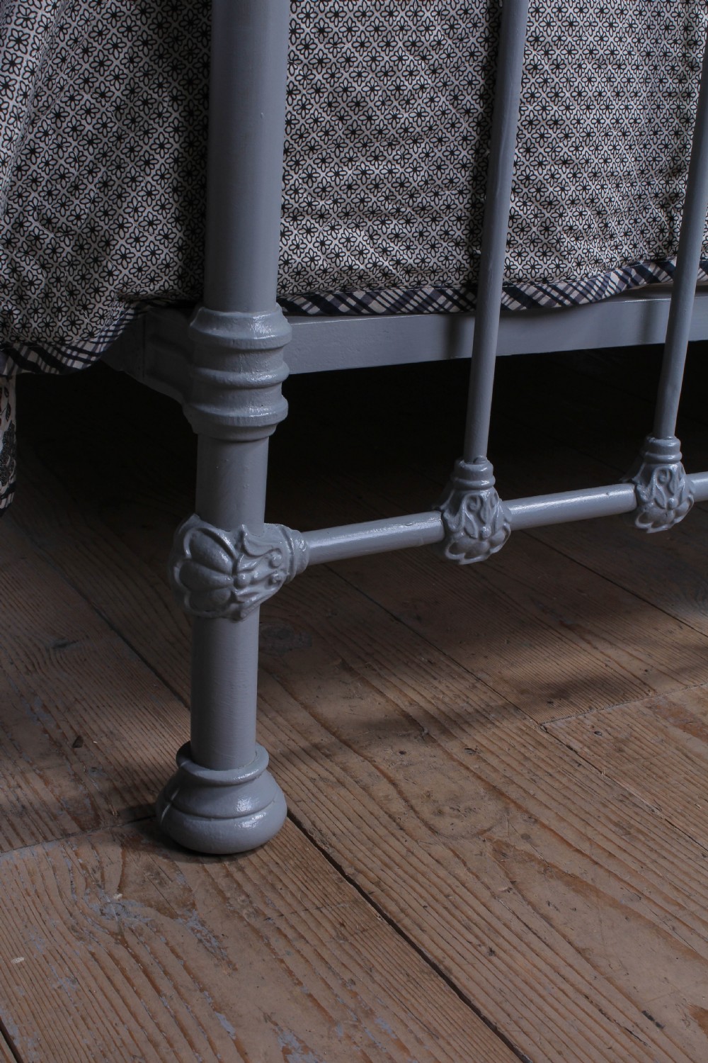 Amazing quality  simple 6Ft super king size French all iron bed View IV