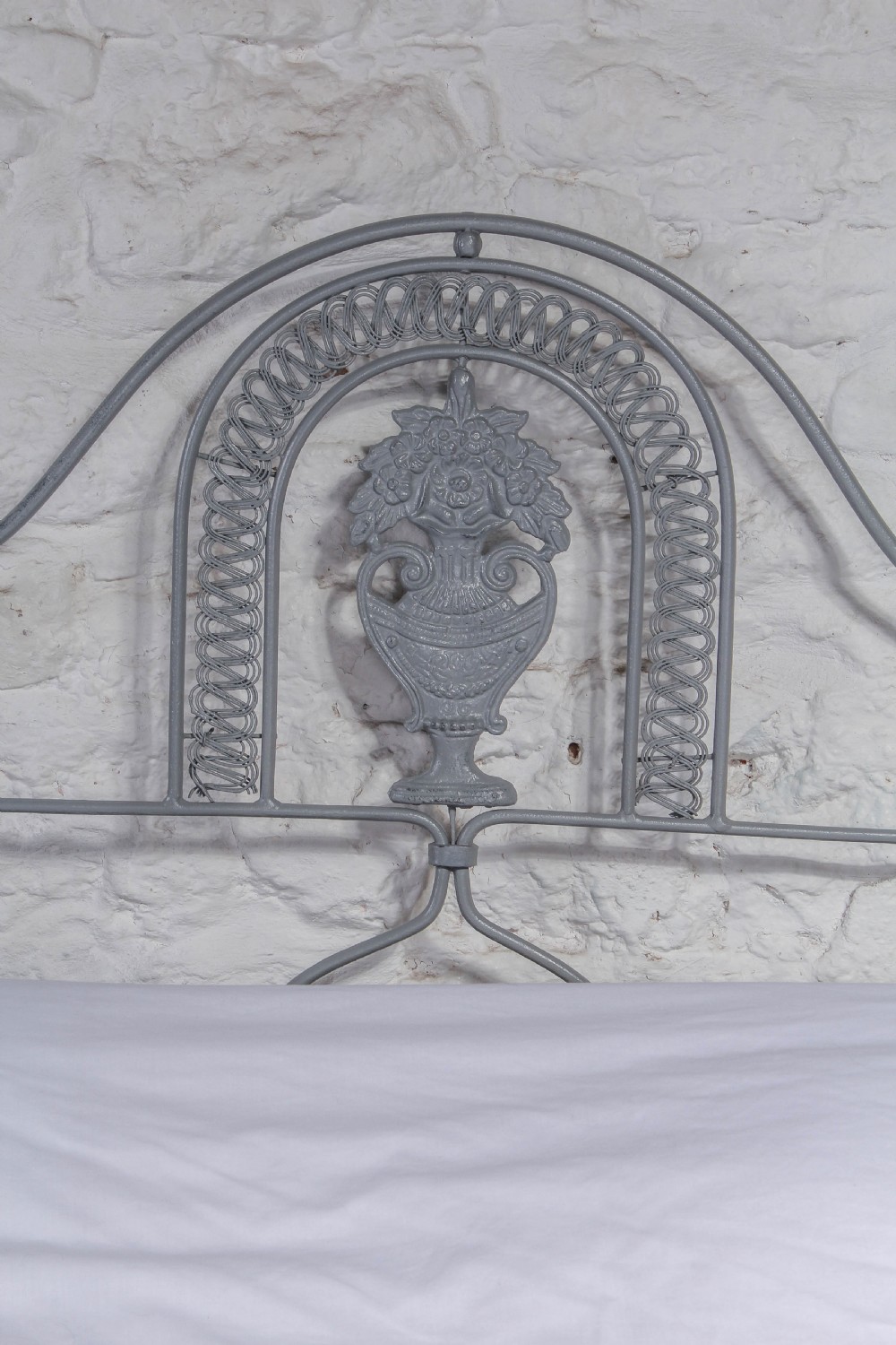 Very pretty Portuguese king size iron bed View VIII