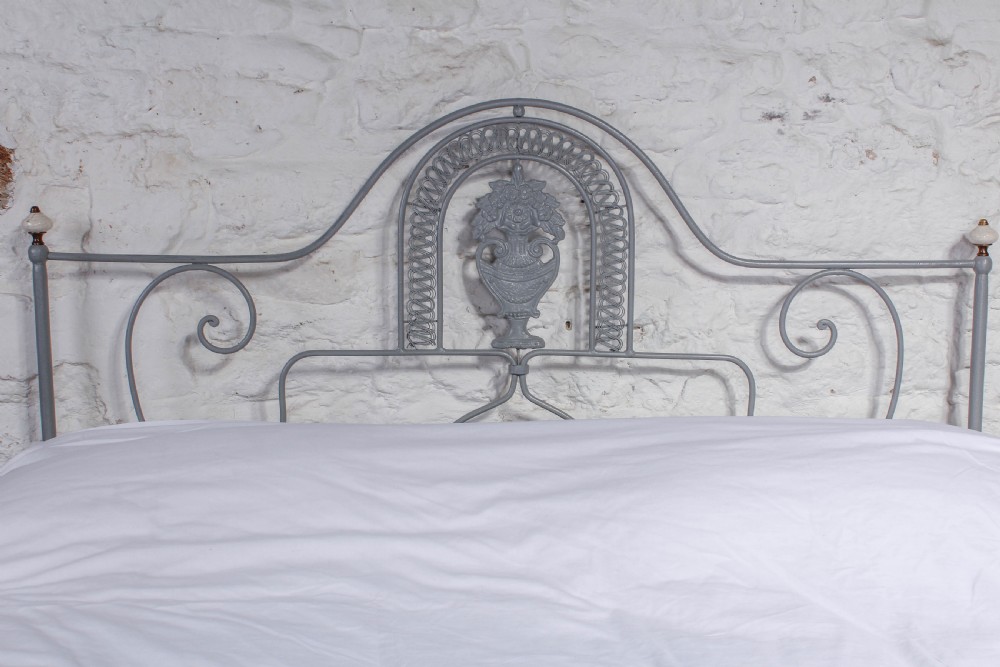 Very pretty Portuguese king size iron bed View X