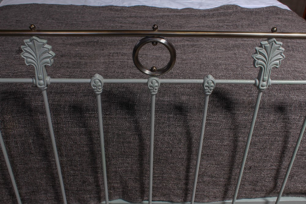 King size classic Victorian French brass and iron bed View III