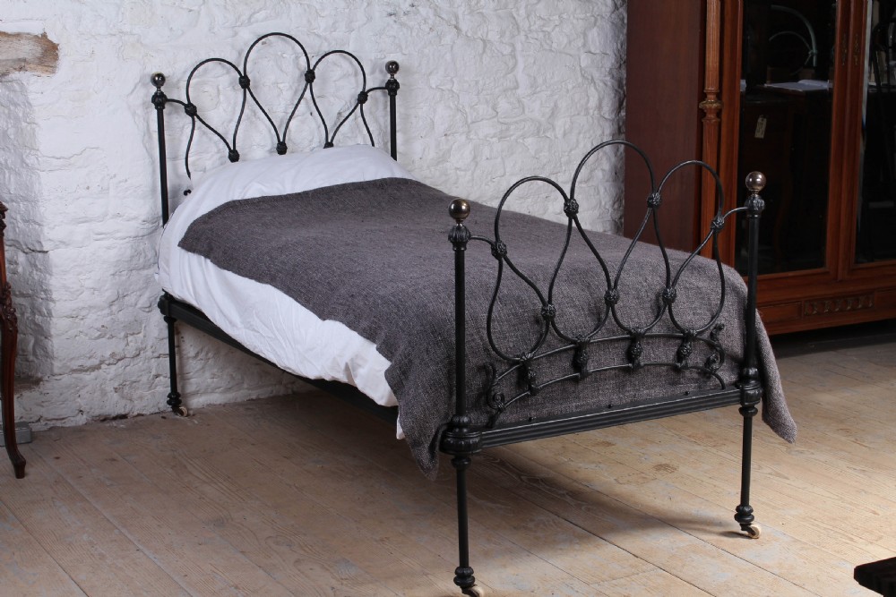 Beautiful rare all original Scholbred single bed