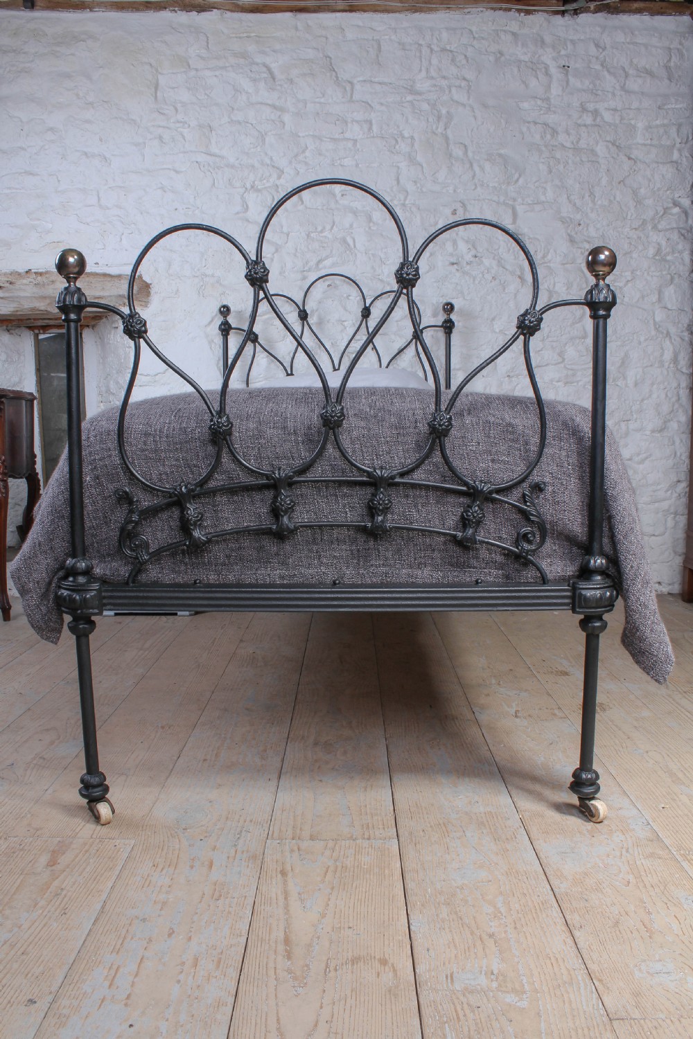 Beautiful rare all original Scholbred single bed View IV