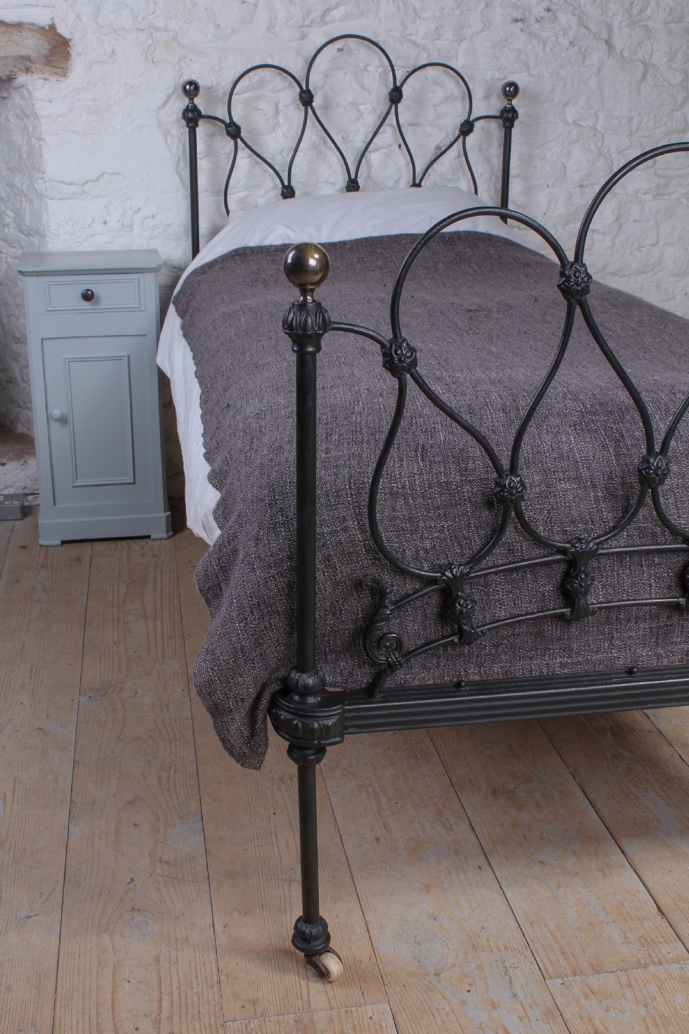 Beautiful rare all original Scholbred single bed View IX