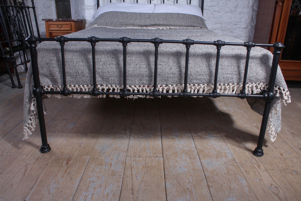 Good quality simple all iron double bed View IV