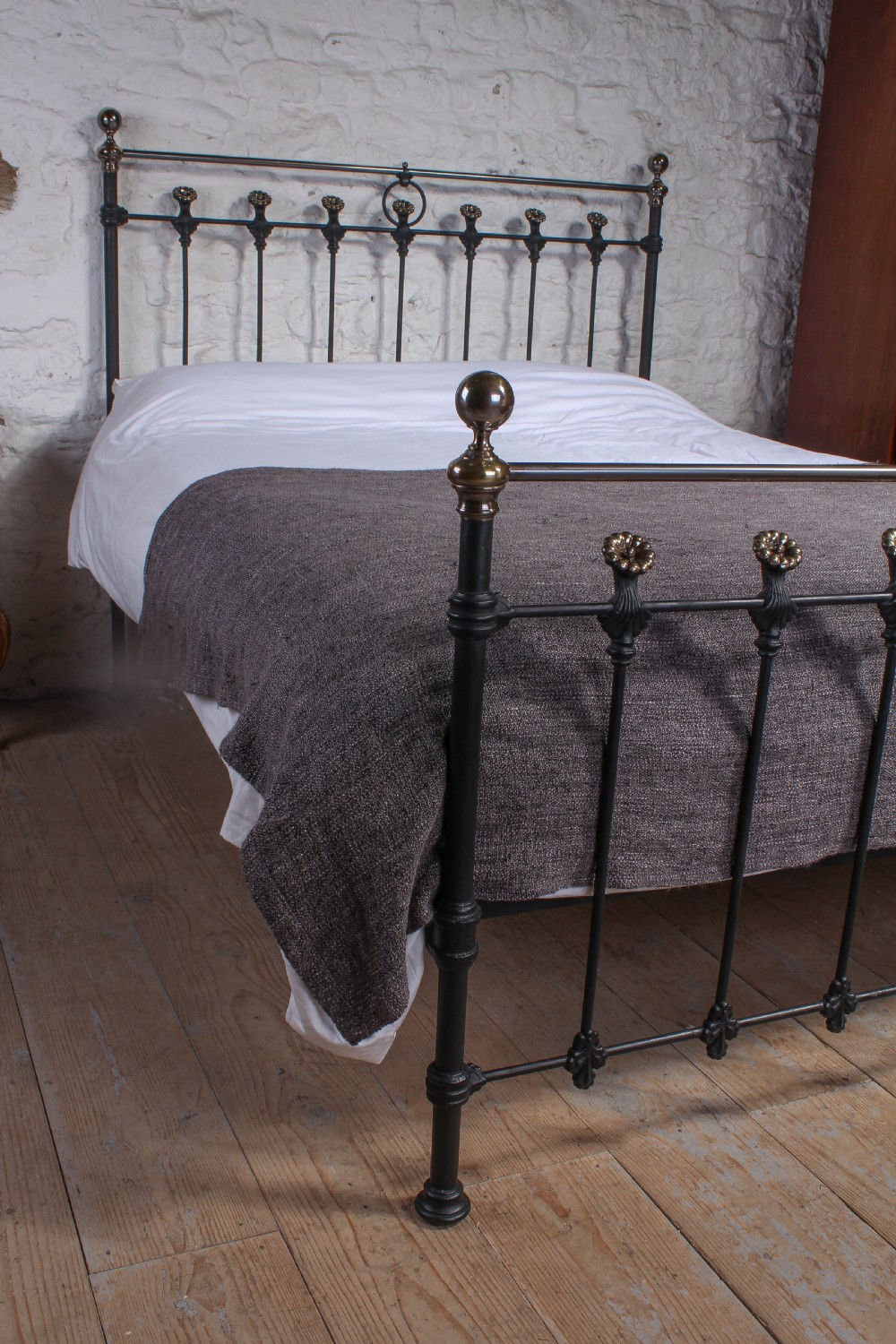 Very individual and rare king size brass and iron bed View VII