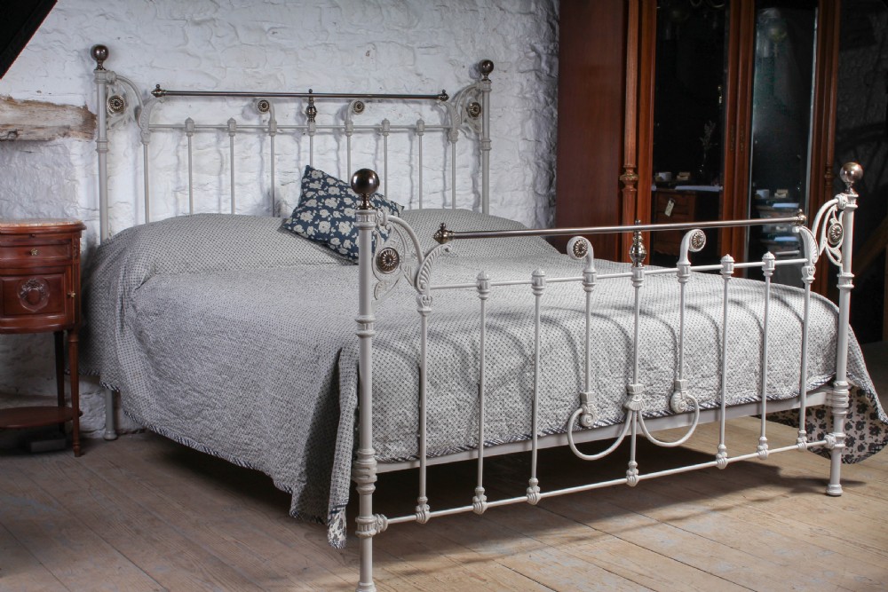Rare super king size 6ft Victorian brass and iron bed
