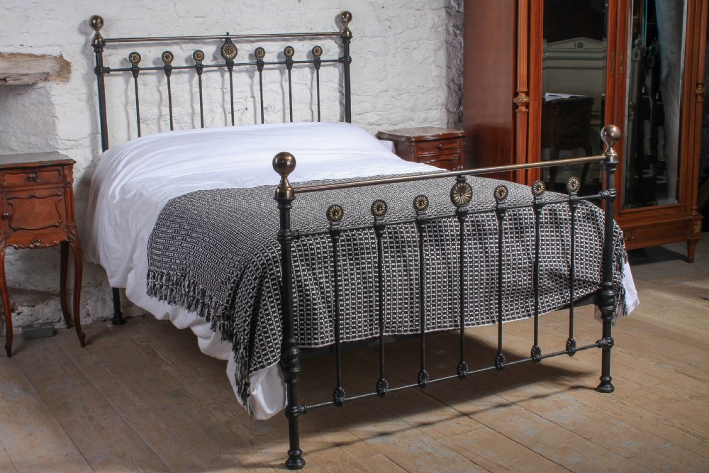 Very nice Victorian brass and iron double bed