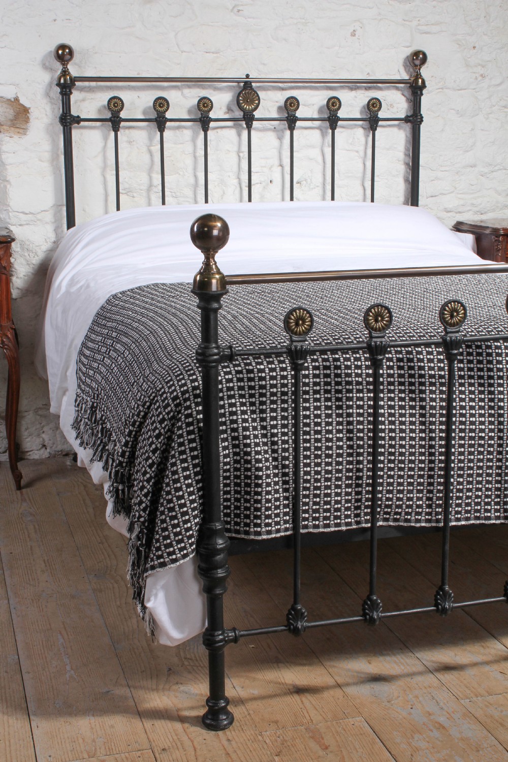 Very nice Victorian brass and iron double bed View II