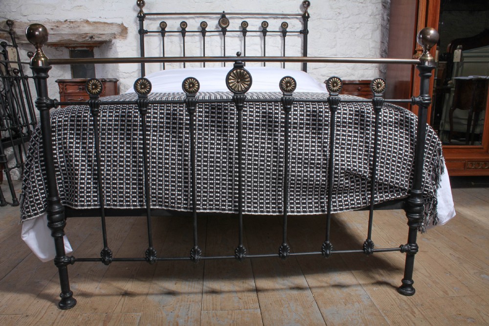 Very nice Victorian brass and iron double bed View III