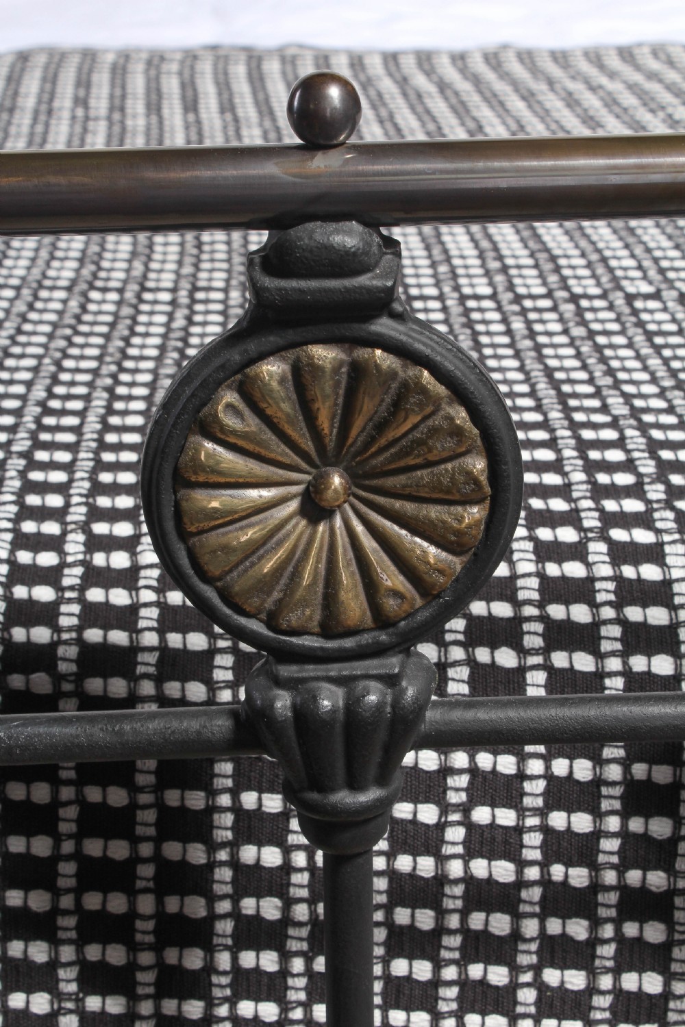 Very nice Victorian brass and iron double bed View IV
