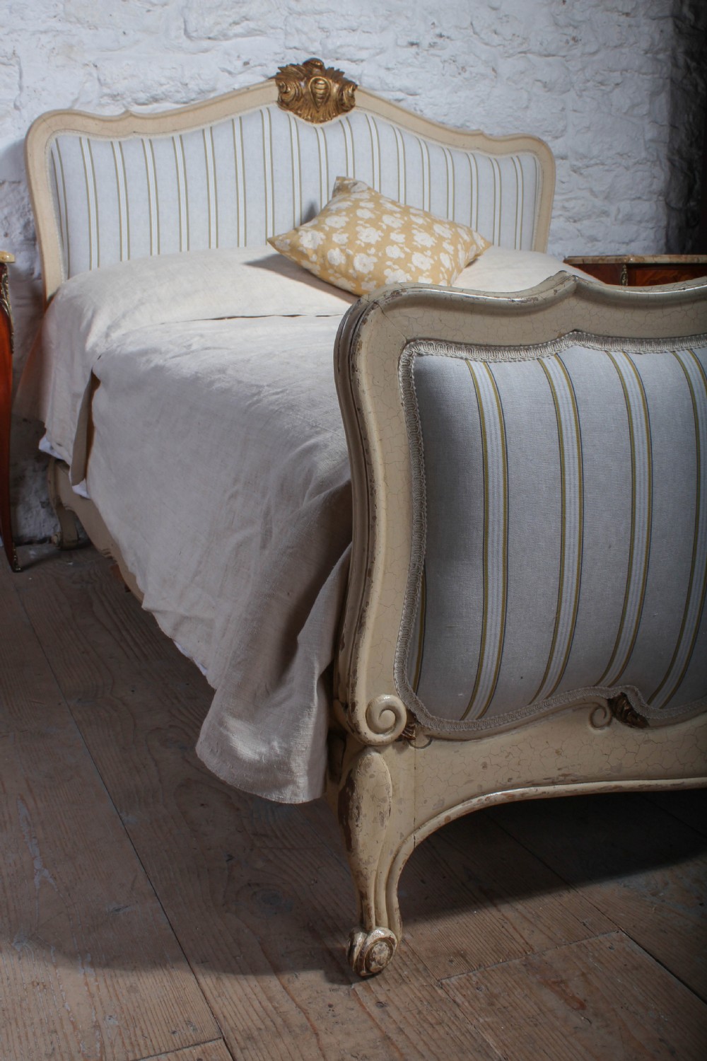 Lovely gilded frame newly upholstered double bed View IV
