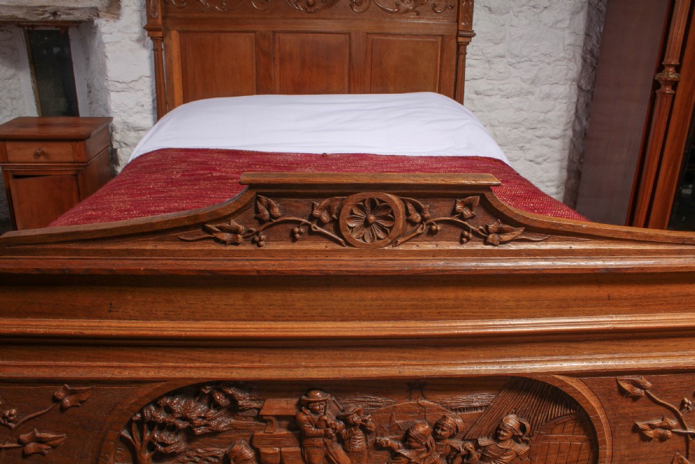  Lovely Chestnut double Breton bed View XI