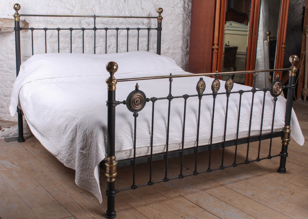 Classic Victorian 6Ft super king size brass and iron bed