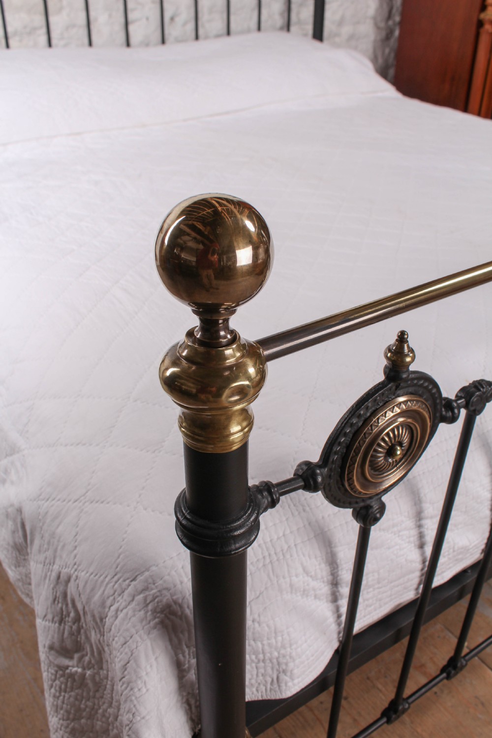Classic Victorian 6Ft super king size brass and iron bed View VI
