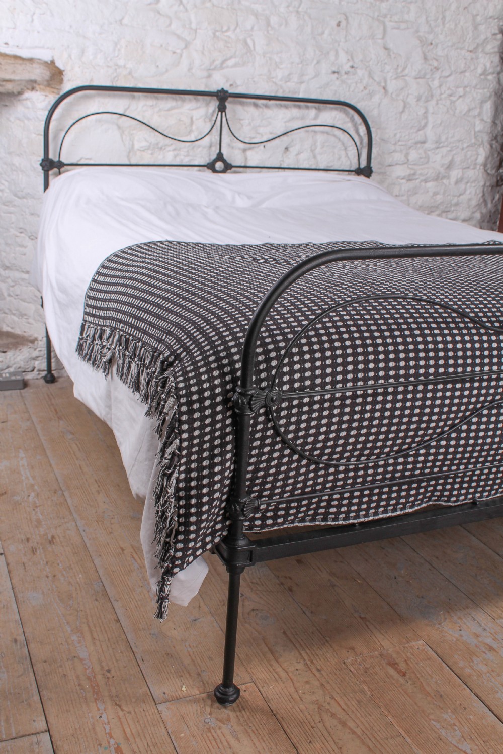 Nice Irish 5Ft all iron king size bed View V