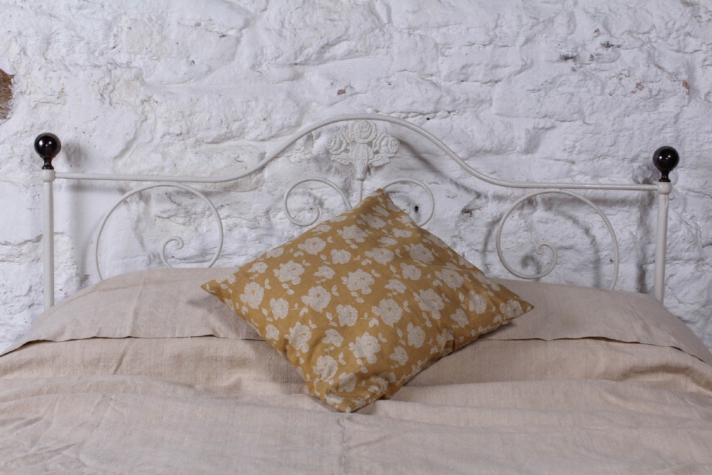 Pretty forged iron double bed View IV