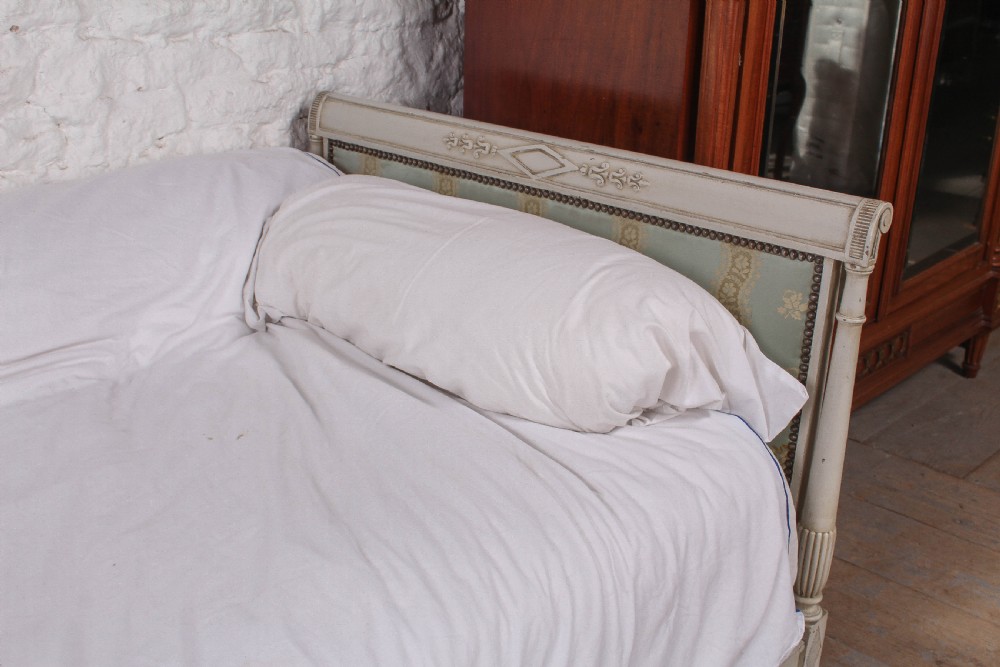 Pretty French  day bed View VII