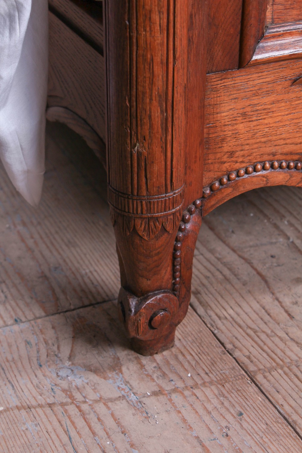 Lovely French provincial carved oak king size bed View IV