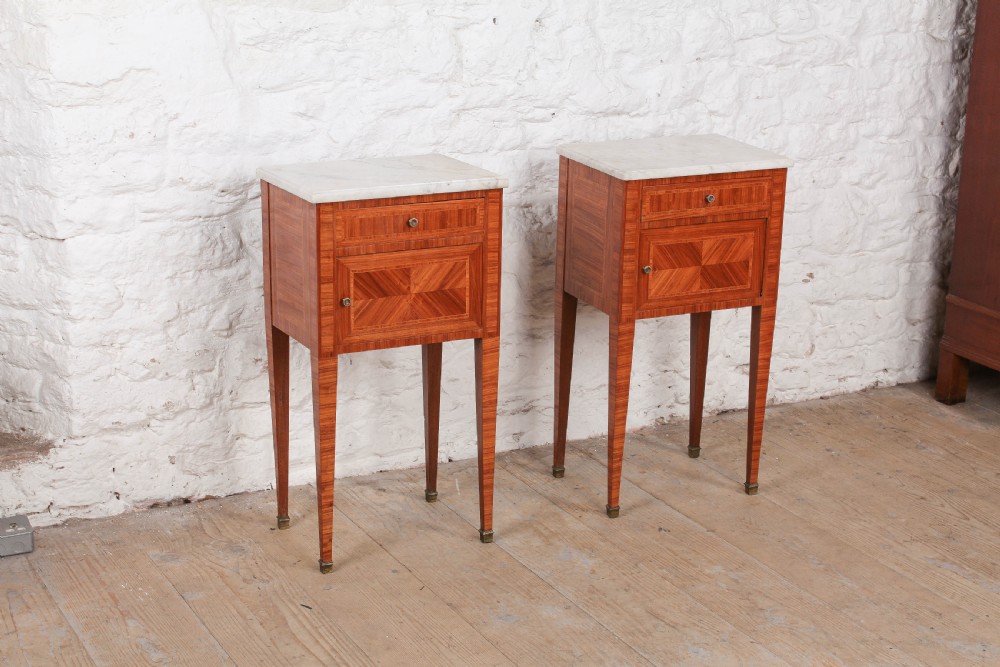 Very nice pair of tulip wood veneer bed sides 