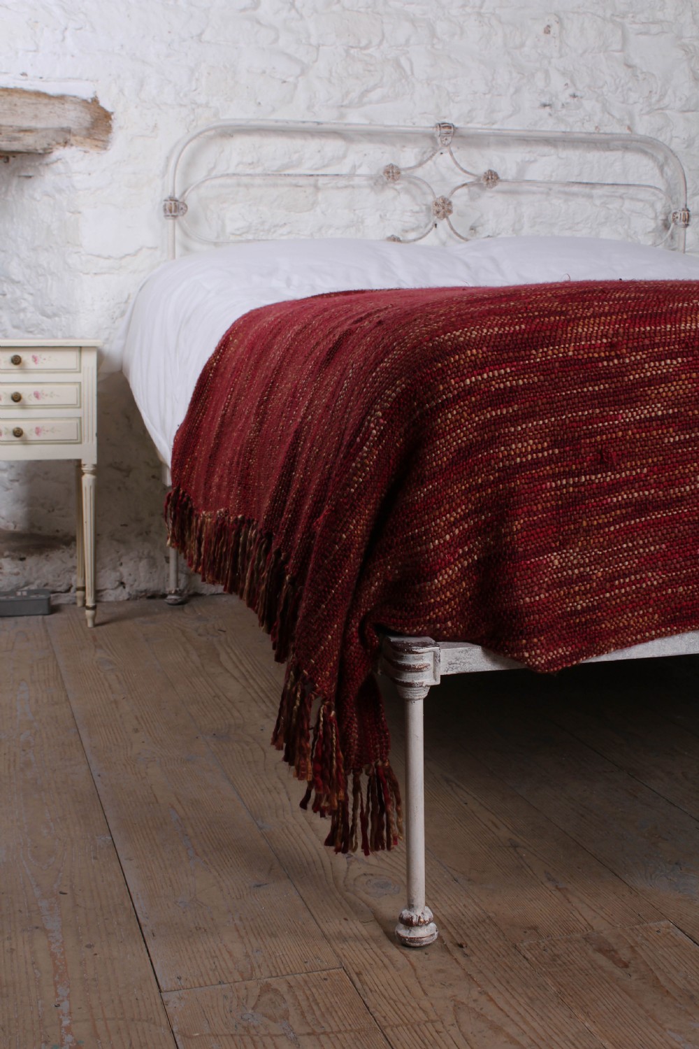 King size Irish no end bed in aged paint View VI