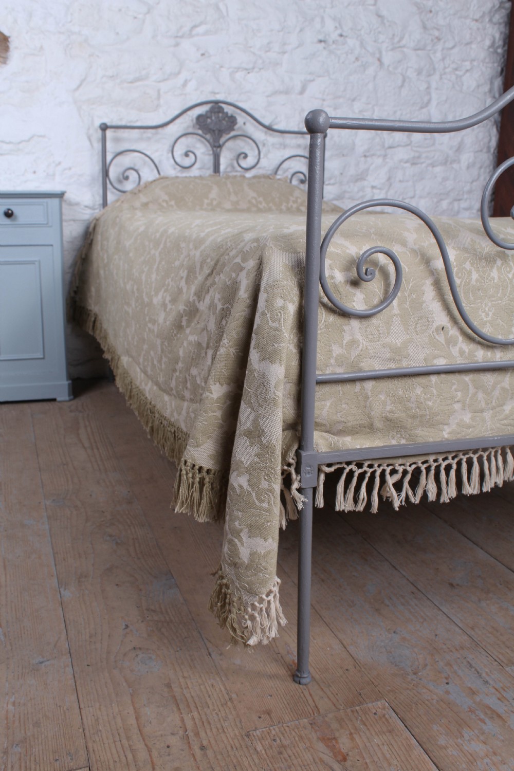 Pretty Forged iron single bed View II