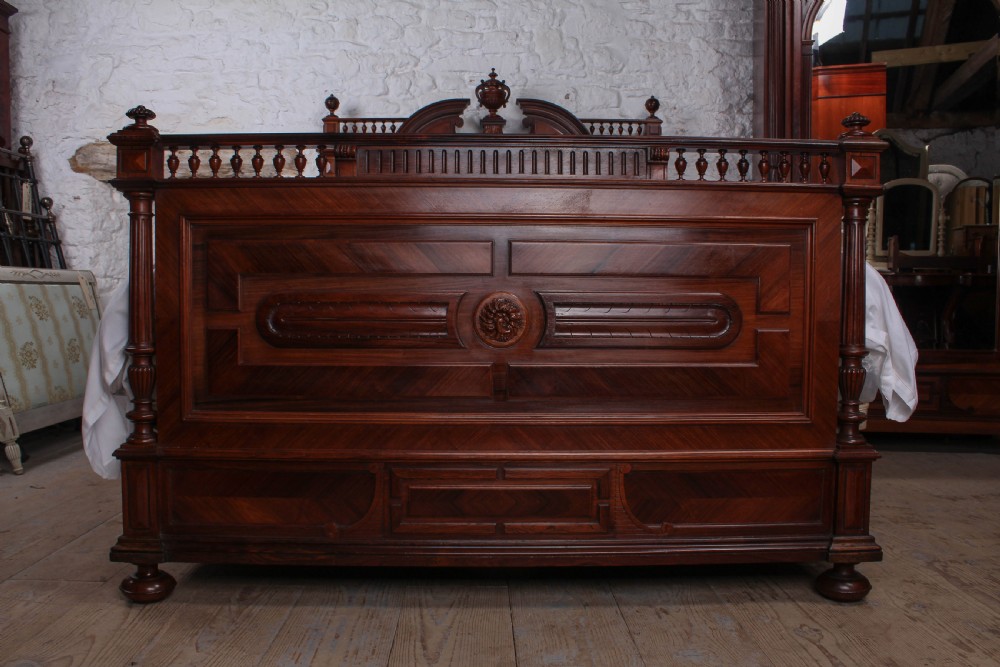 Beautiful king size Rosewood bed View VII