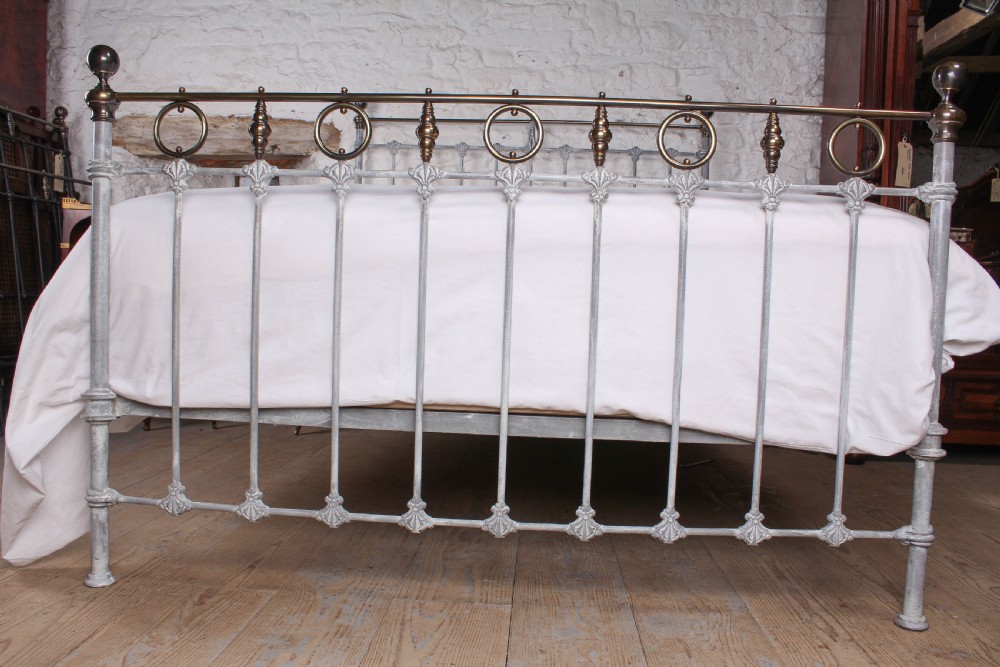 Pretty French king size bed with rings and spindles View V