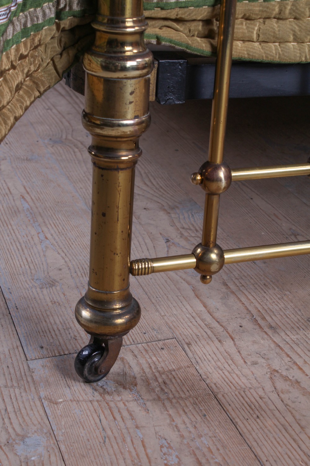 Very handsome all brass Victorian super king size bed View VIII