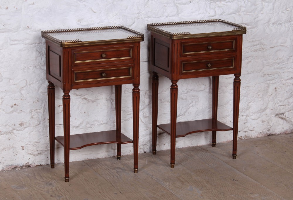 Very nice  pair of mahogany bedsides