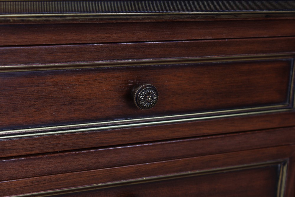 Very nice  pair of mahogany bedsides View V