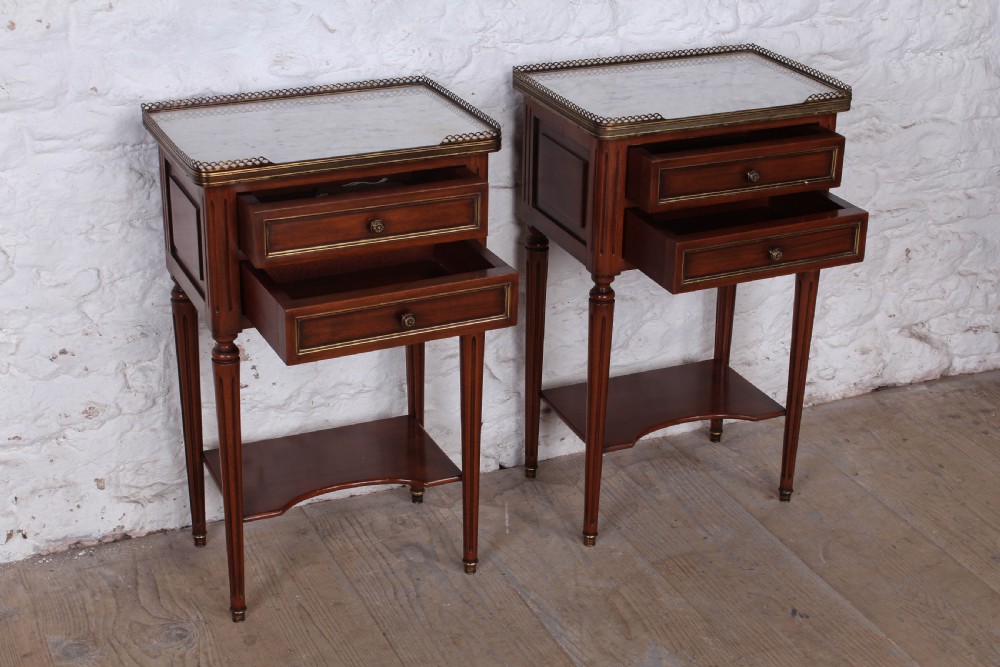 Very nice  pair of mahogany bedsides View VII
