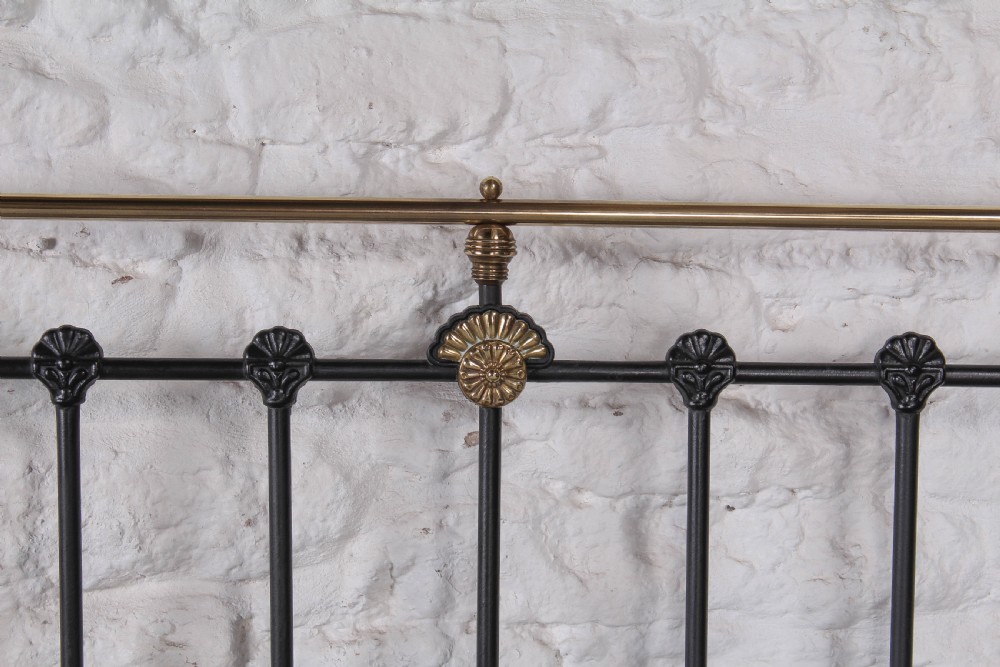 Quality super king size classic Victorian brass and iron bed View VIII