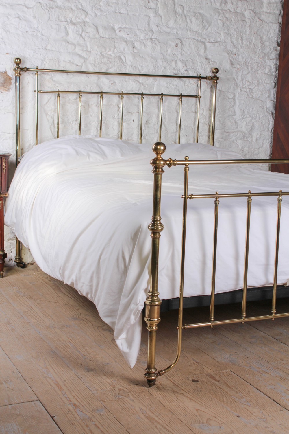 Beautiful elegant Victorian  king size all brass bed View IV