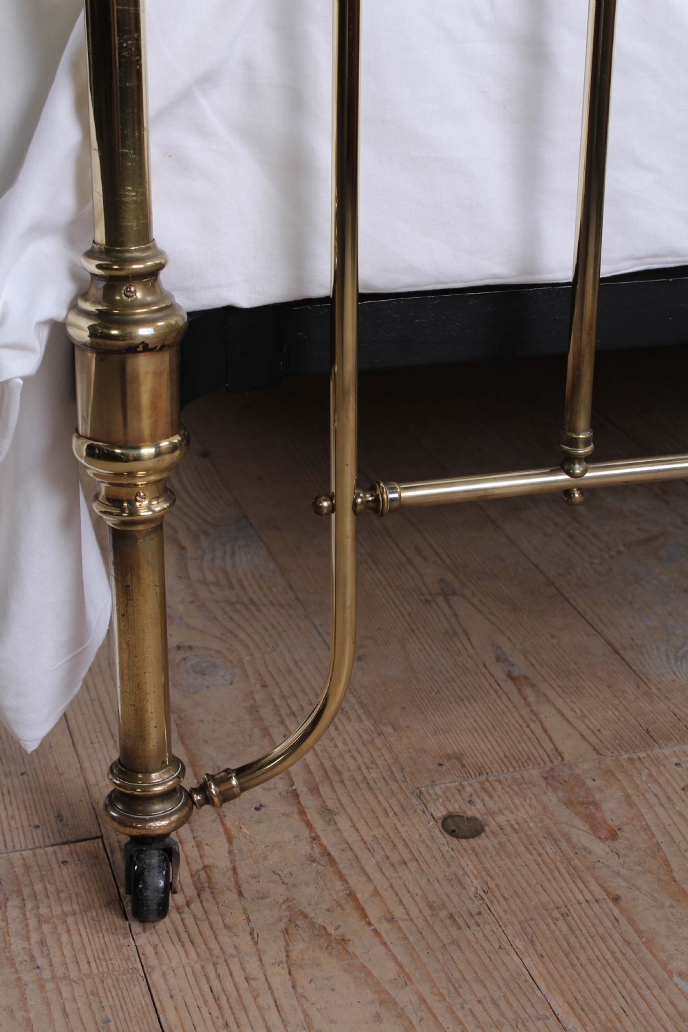 Beautiful elegant Victorian  king size all brass bed View V