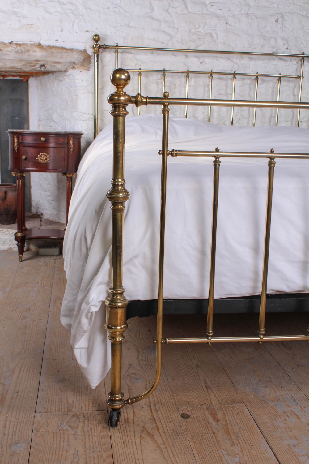 Beautiful elegant Victorian  king size all brass bed View IX