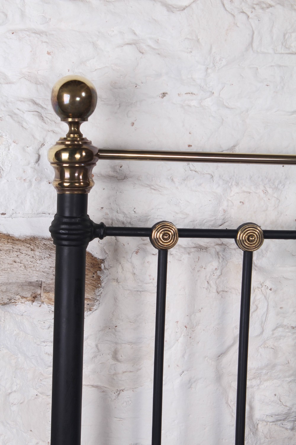 6Ft Handsome  classic Victorian no end bed. View VII
