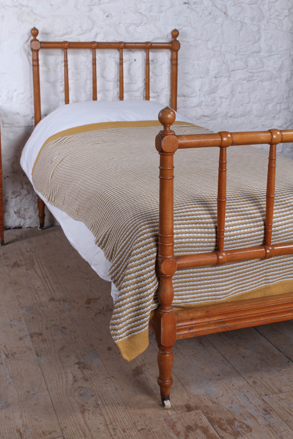 Lovely French faux bamboo single bed View III