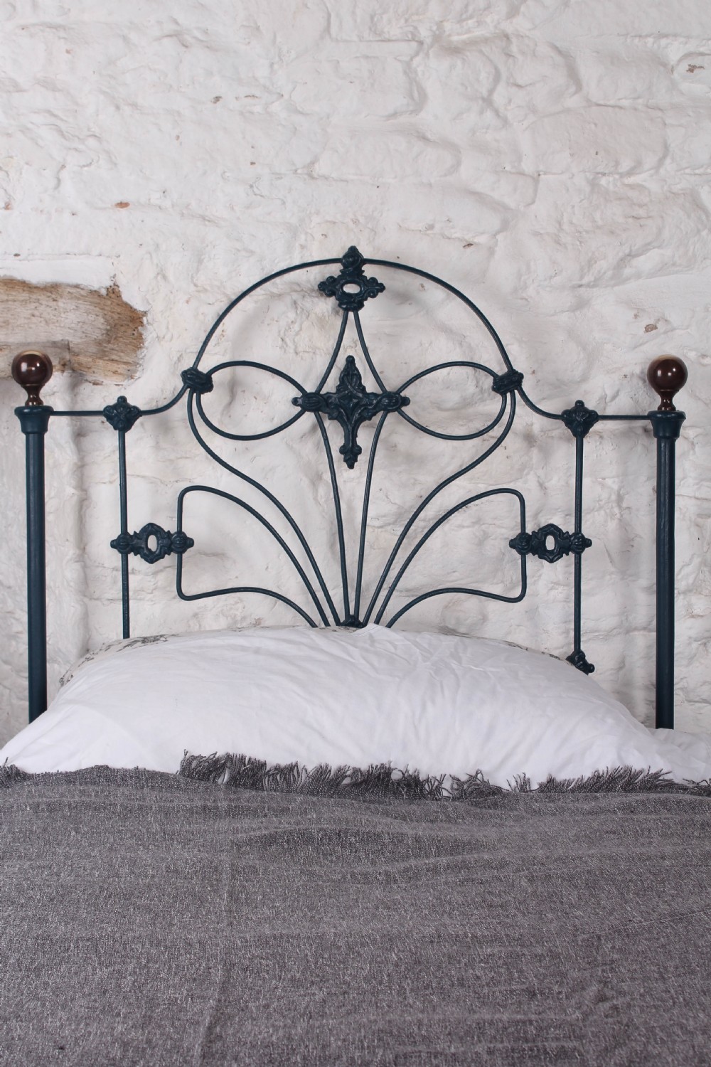 Lovely pair  of early Victorian no end single beds View II
