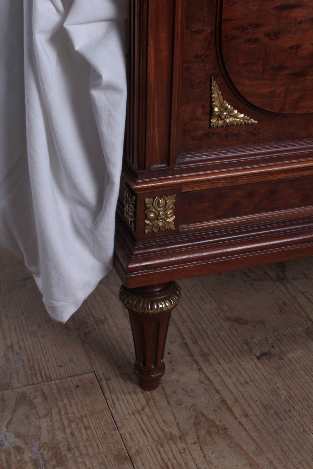 Beautiful French plum mahogany king size bed  View VII