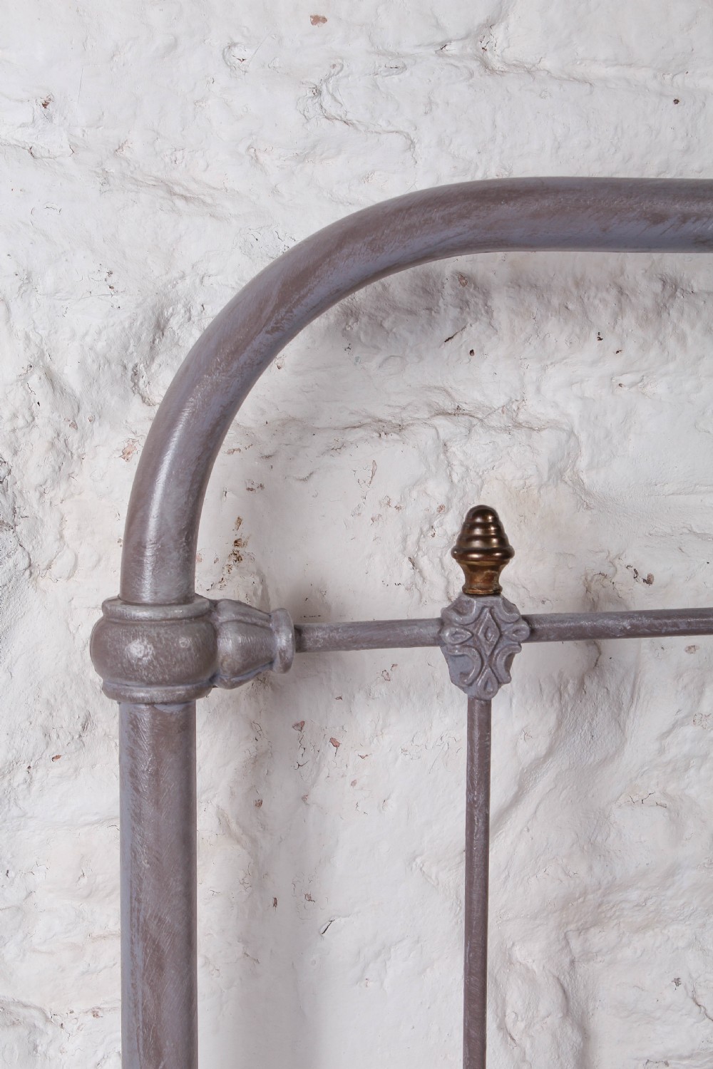 Lovely simple  French king size iron and brass bed View VII